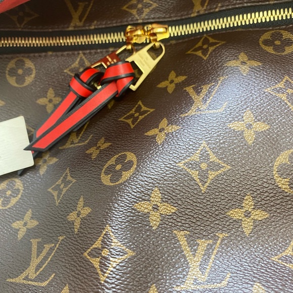 LOUIS VUITTON TUILERIES BESACE - Picture 9 of 16